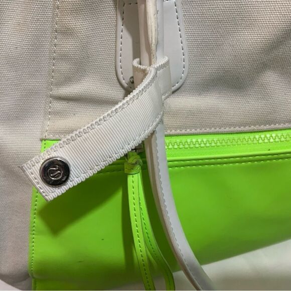 lululemon vinyasa to vino tote bag - Picture 11 of 16